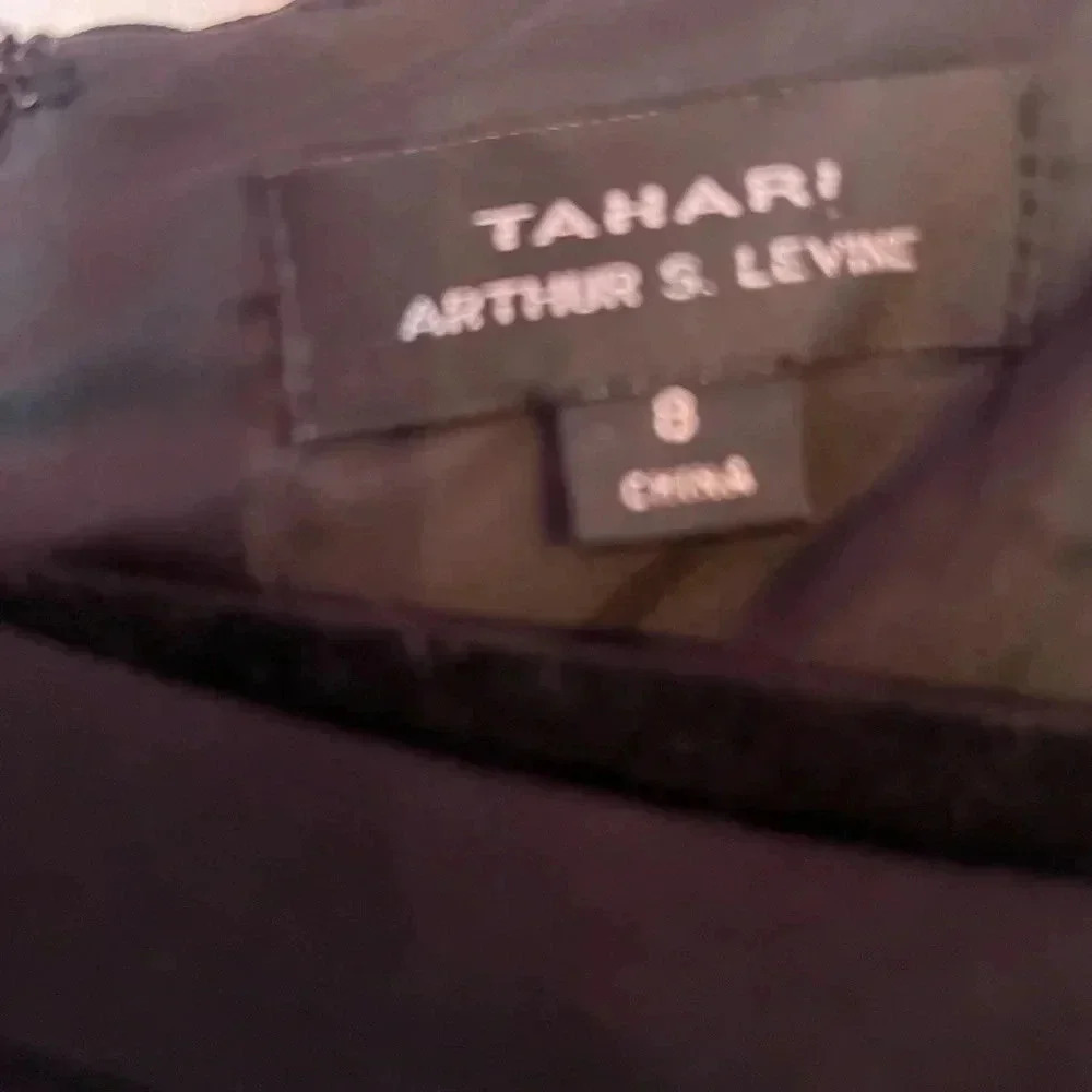 Tahari Dress. - Picture 4 of 6
